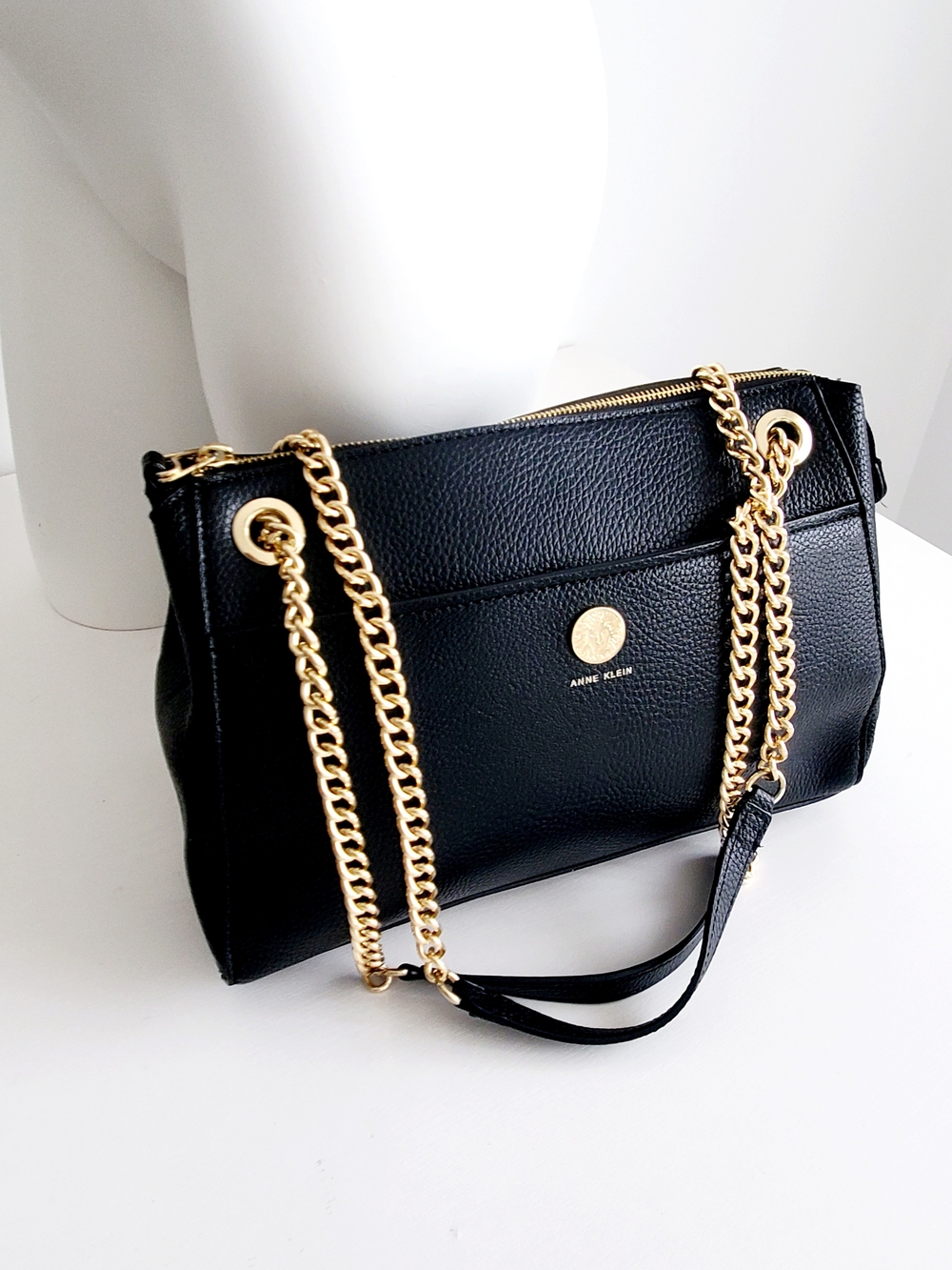 Anne Klein Black Pebbled Leather Shoulder Bag with Gold Chain Like New Condition